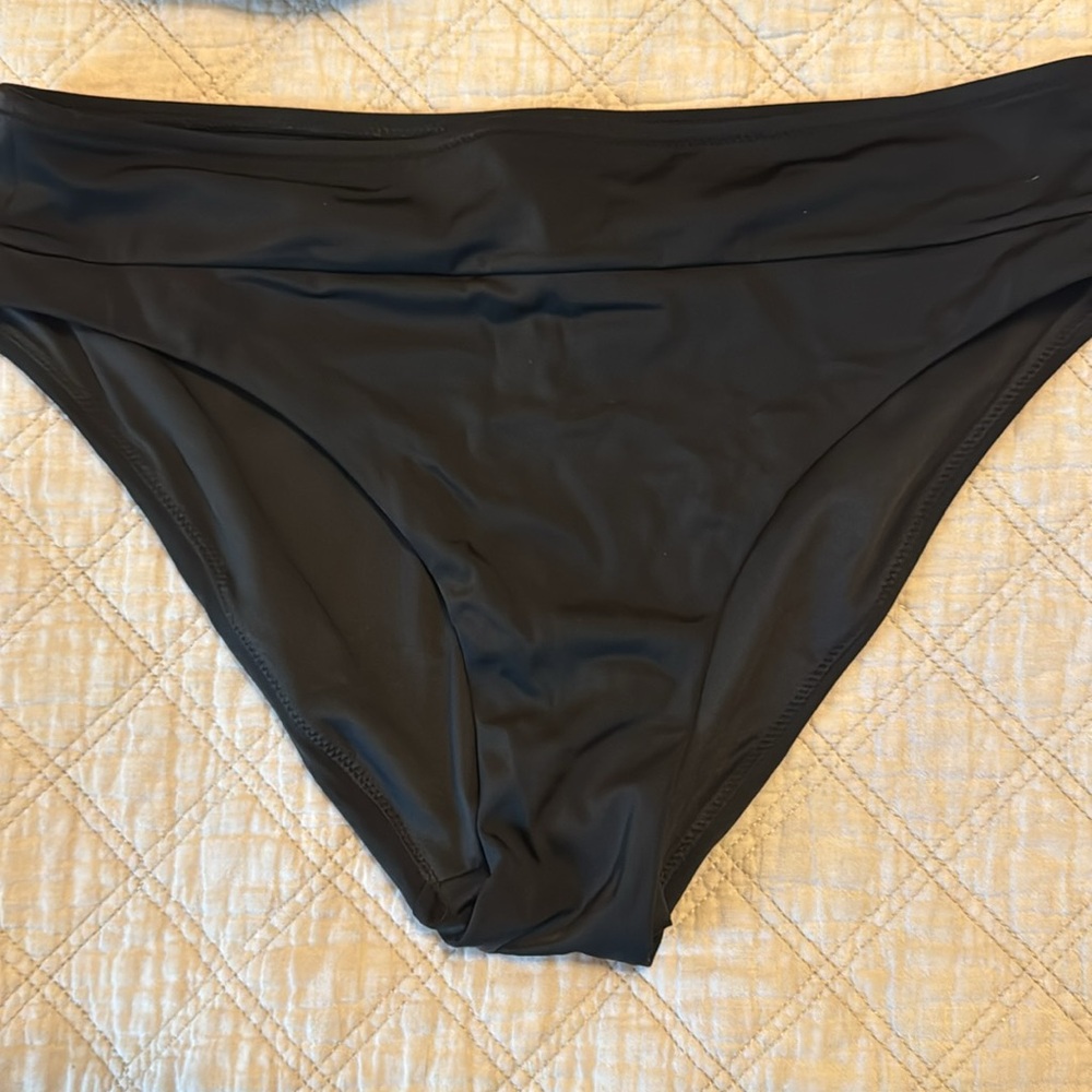 Victoria’s Secret Bikini - Picture 3 of 7